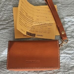 NWT! Dooney & Bourke Brown Florentine Leather Wristlet Wallet Magnet Card Case